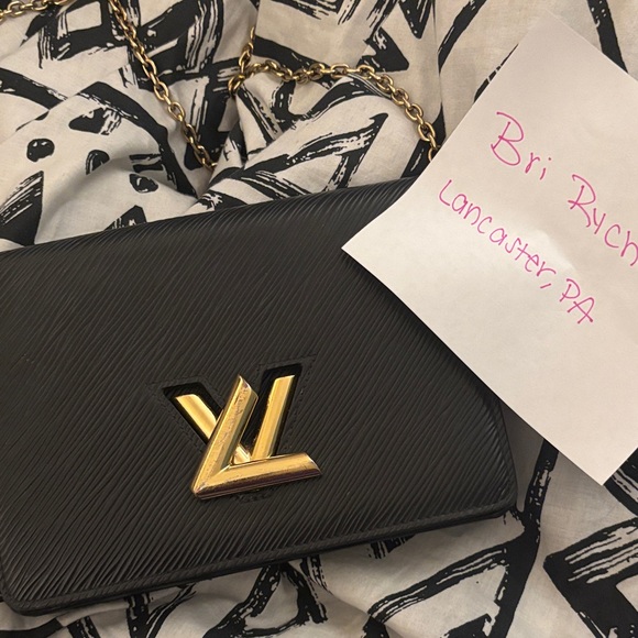 Louis Vuitton black Epi slim crossbody - Picture 1 of 13